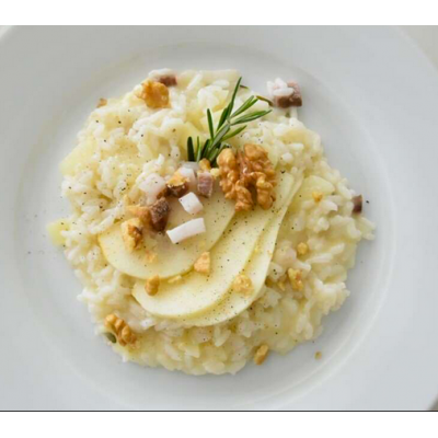 Risotto con Gondino alle erbe, pere e noci