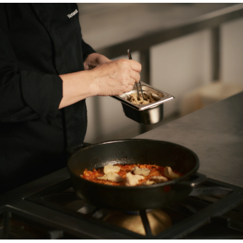 Novameat Pulled Chicken Style 500g — Pollo veg sfilacciato