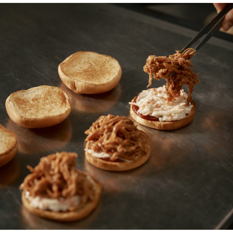 Novameat Pulled Pork Style 500g — Maiale veg sfilacciato