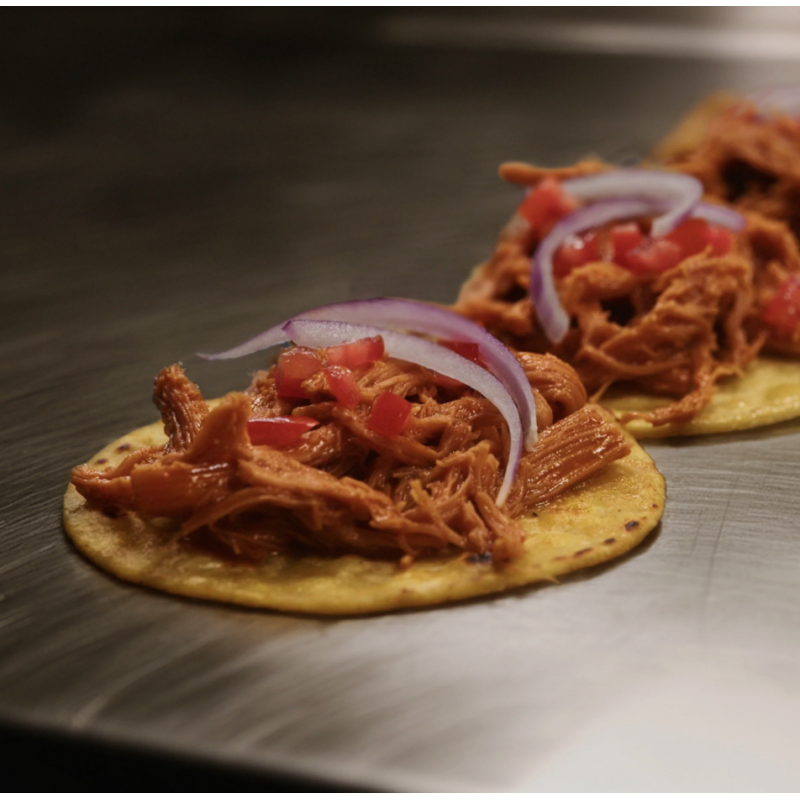 Novameat Pulled Pork Style 500g — Maiale veg sfilacciato